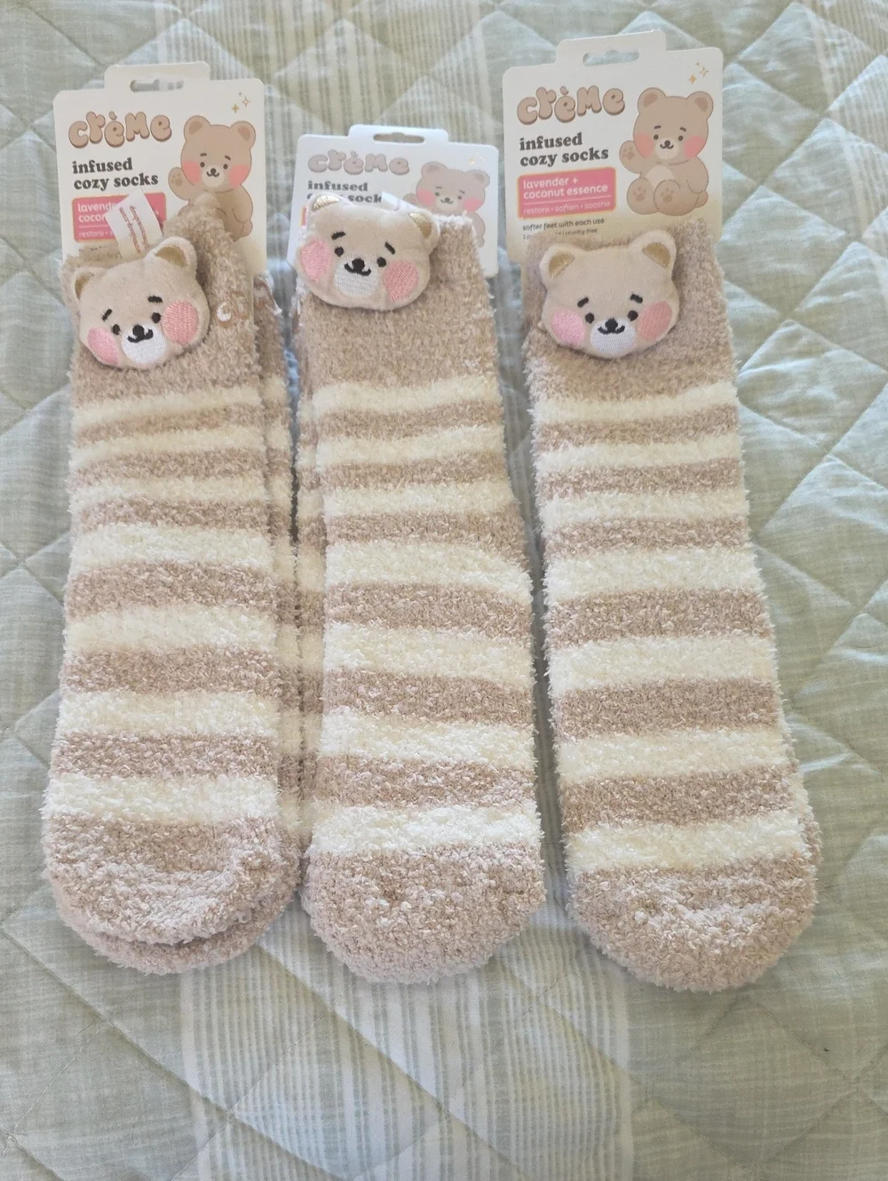 Crème Infused Cozy Bear Striped Socks - Cream & Tan